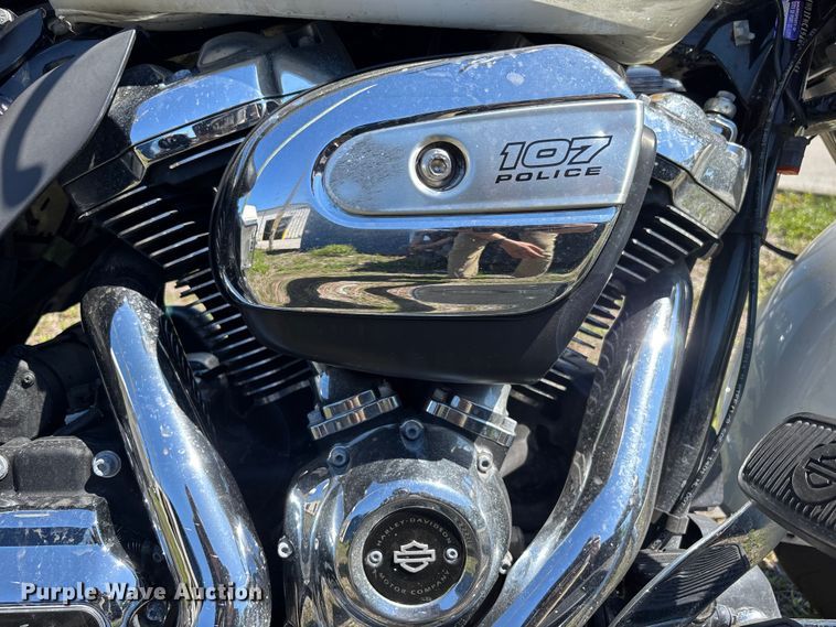 image for item DU0435 2018 Harley-Davidson Road King Police motorcycle