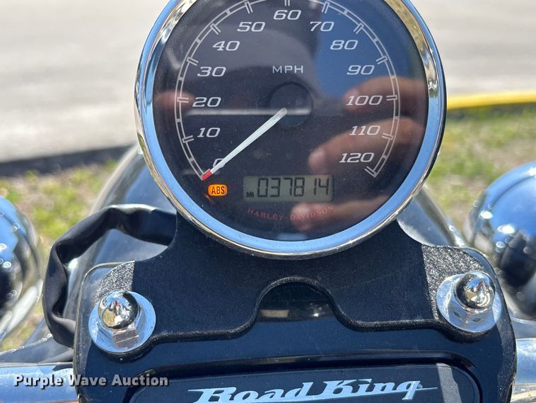 image for item DU0435 2018 Harley-Davidson Road King Police motorcycle