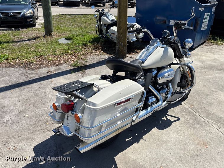 image for item DU0436 2018 Harley-Davidson Road King Police motorcycle