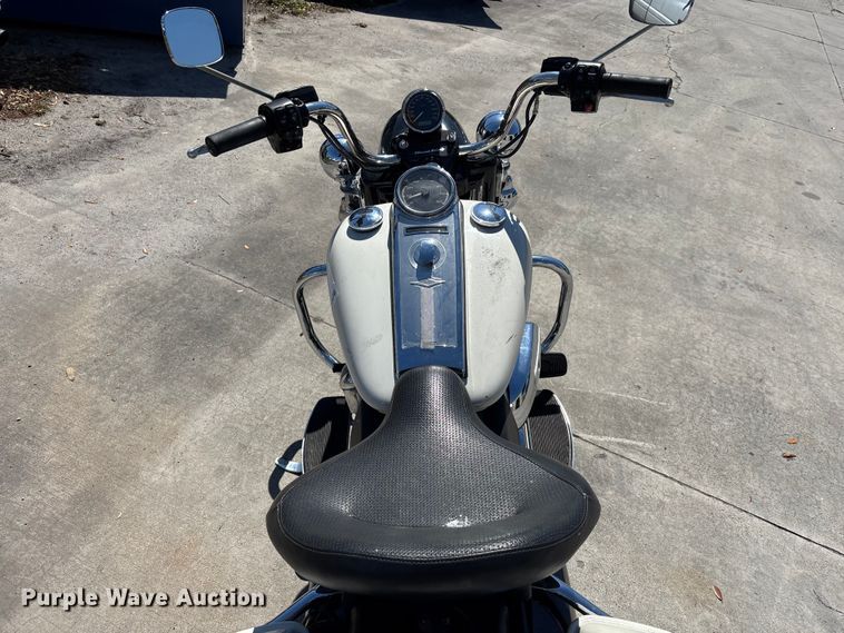 image for item DU0436 2018 Harley-Davidson Road King Police motorcycle