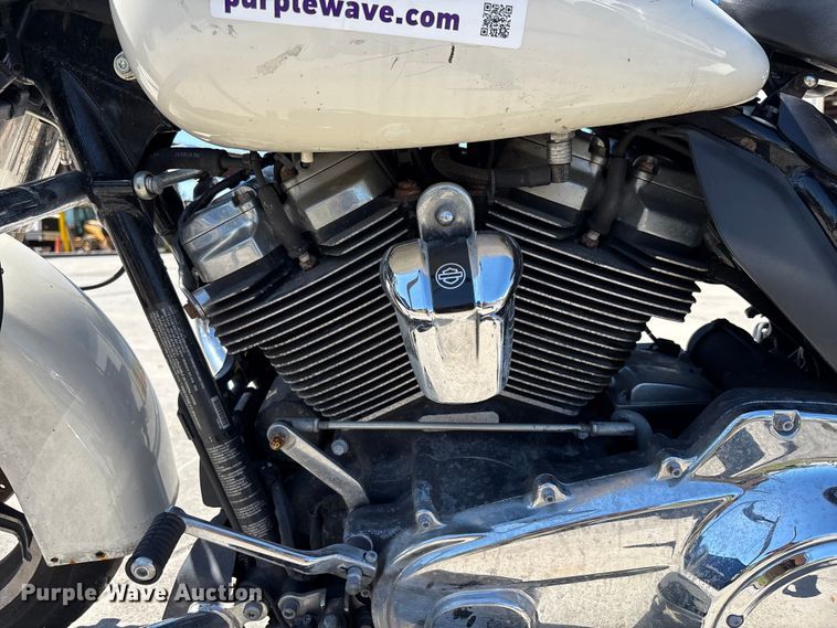 image for item DU0436 2018 Harley-Davidson Road King Police motorcycle