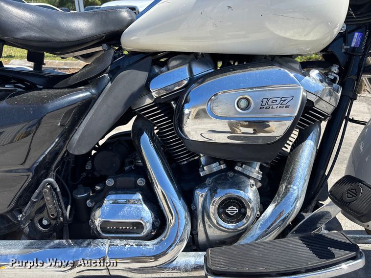 image for item DU0436 2018 Harley-Davidson Road King Police motorcycle