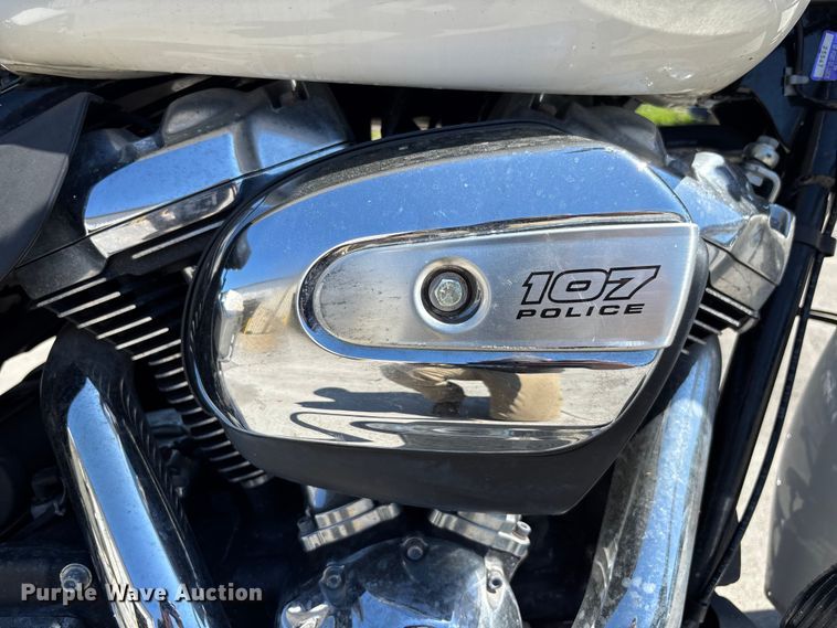 image for item DU0436 2018 Harley-Davidson Road King Police motorcycle