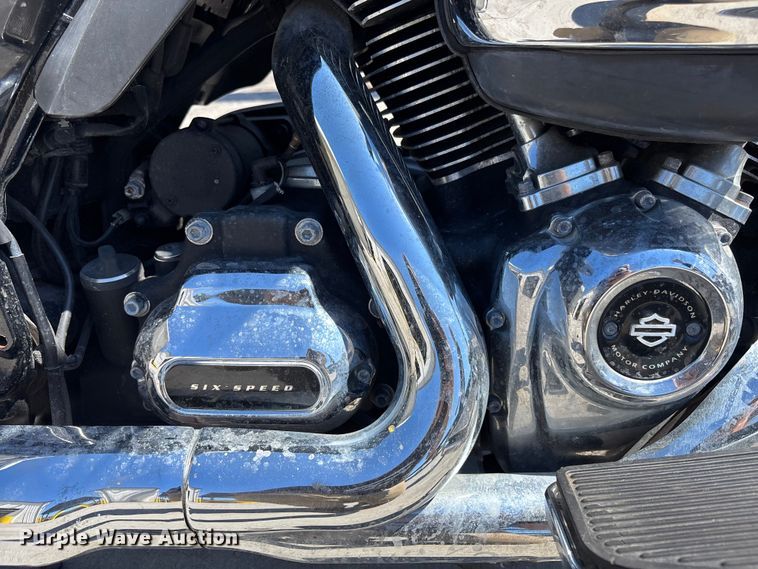 image for item DU0436 2018 Harley-Davidson Road King Police motorcycle