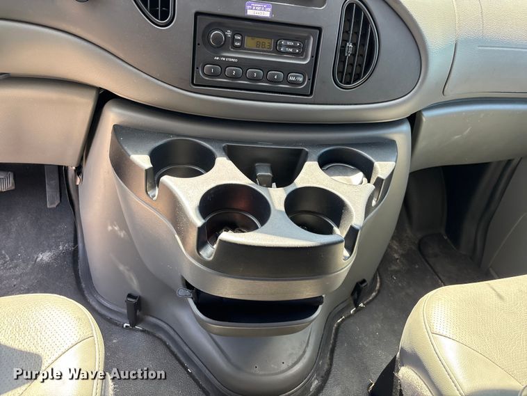 image for item DU0437 2008 Ford E350 XL van