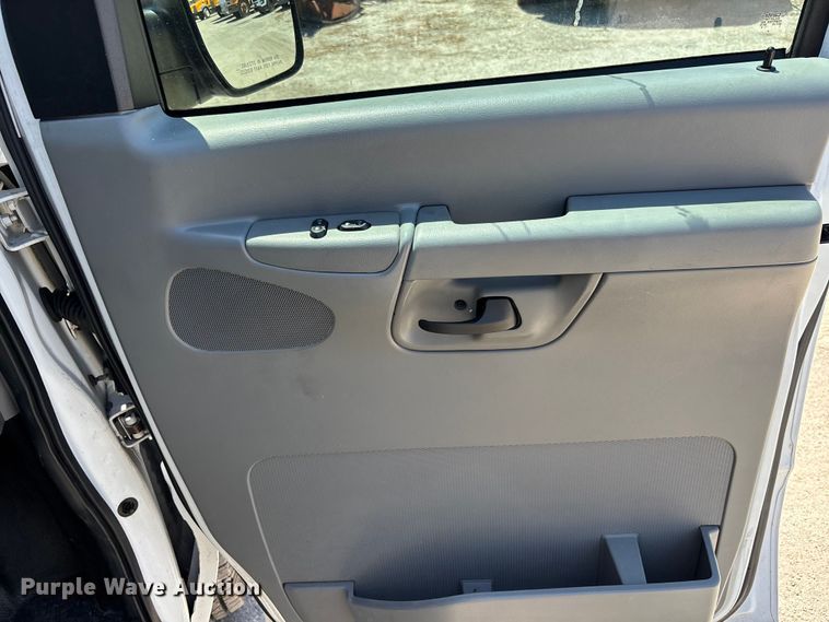 image for item DU0437 2008 Ford E350 XL van