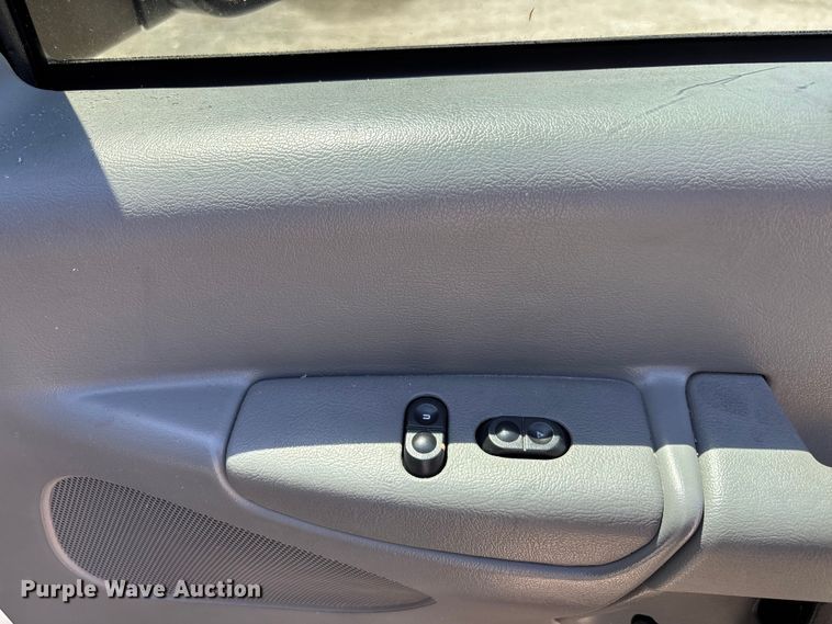 image for item DU0437 2008 Ford E350 XL van