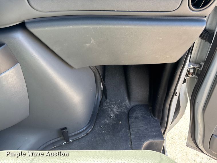 image for item DU0437 2008 Ford E350 XL van