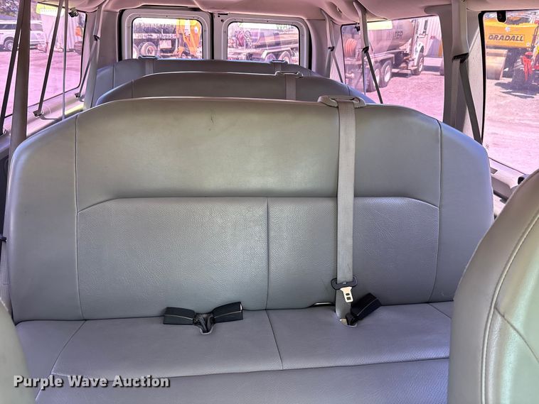 image for item DU0437 2008 Ford E350 XL van