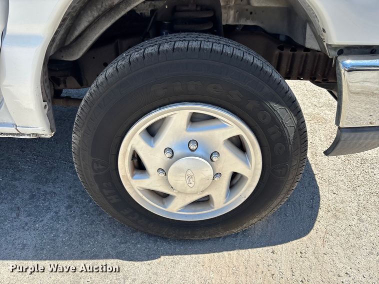 image for item DU0437 2008 Ford E350 XL van