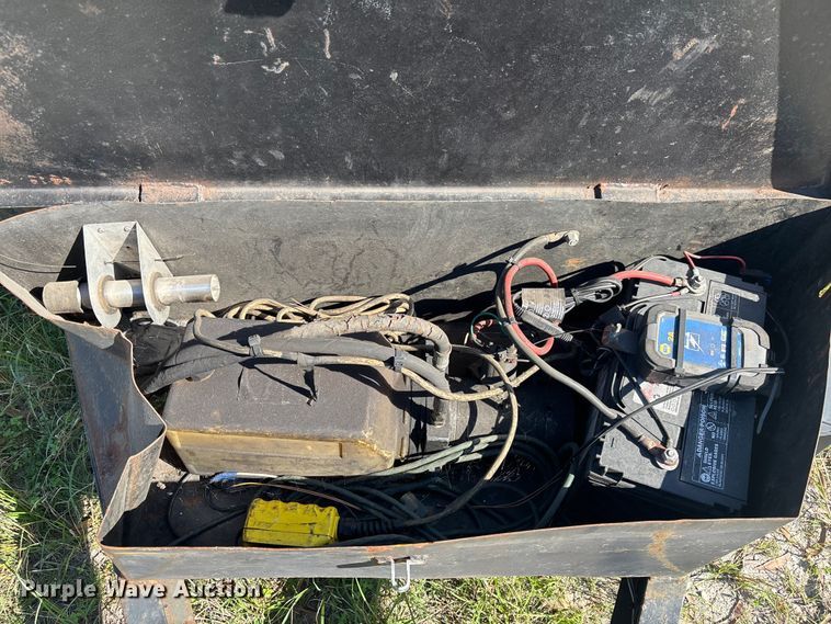 image for item DU0442 2007 Imperial dump trailer