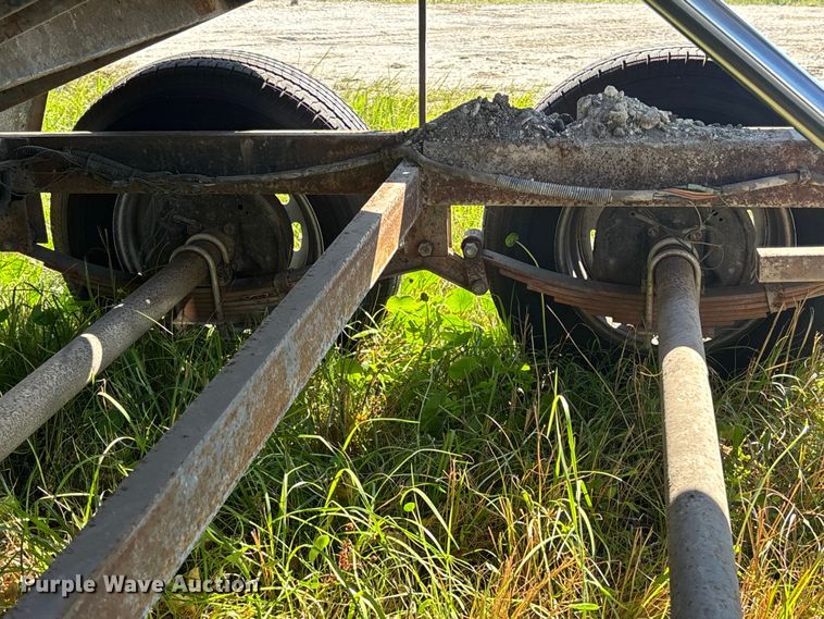 image for item DU0442 2007 Imperial dump trailer