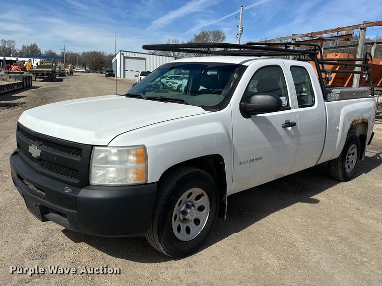 image for item DV0854 2011 Chevrolet Silverado 1500 Ext. Cab pickup truck