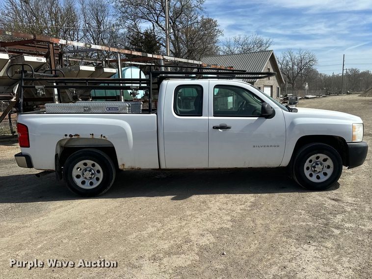 image for item DV0854 2011 Chevrolet Silverado 1500 Ext. Cab pickup truck
