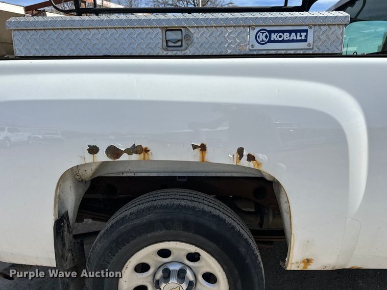 image for item DV0854 2011 Chevrolet Silverado 1500 Ext. Cab pickup truck