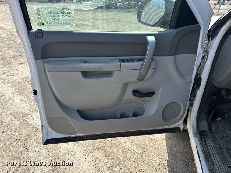 image for item DV0854 2011 Chevrolet Silverado 1500 Ext. Cab pickup truck