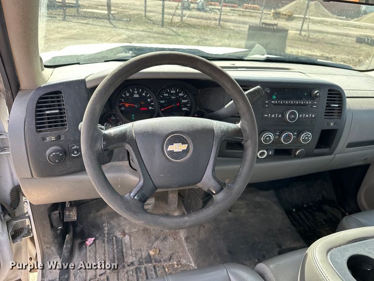 image for item DV0854 2011 Chevrolet Silverado 1500 Ext. Cab pickup truck