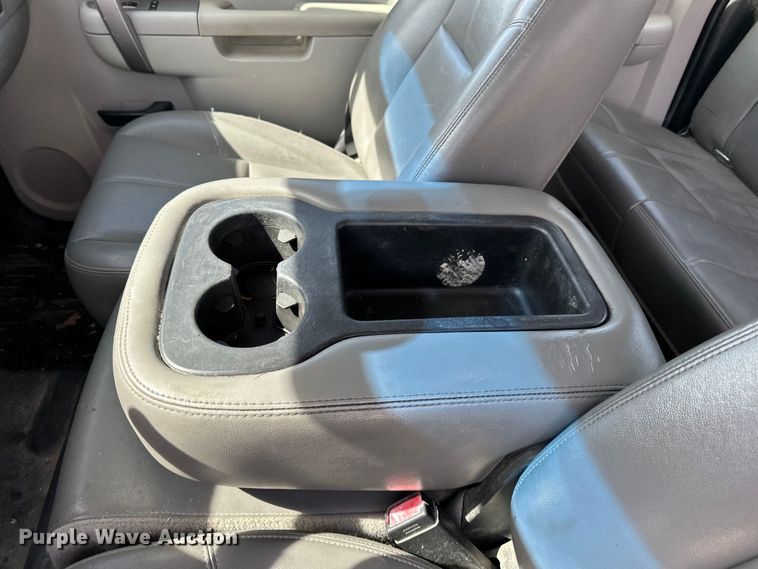 image for item DV0854 2011 Chevrolet Silverado 1500 Ext. Cab pickup truck