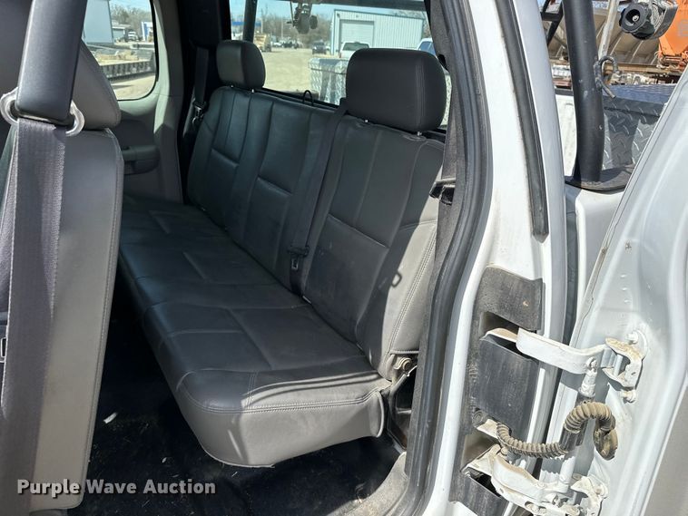 image for item DV0854 2011 Chevrolet Silverado 1500 Ext. Cab pickup truck