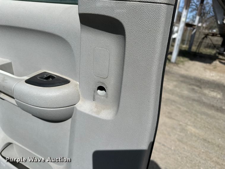 image for item DV0854 2011 Chevrolet Silverado 1500 Ext. Cab pickup truck