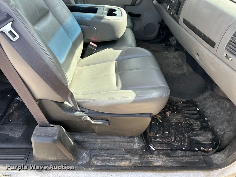 image for item DV0854 2011 Chevrolet Silverado 1500 Ext. Cab pickup truck