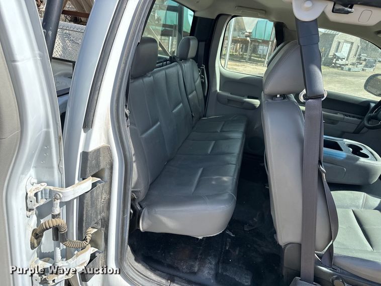 image for item DV0854 2011 Chevrolet Silverado 1500 Ext. Cab pickup truck
