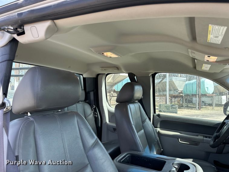 image for item DV0854 2011 Chevrolet Silverado 1500 Ext. Cab pickup truck