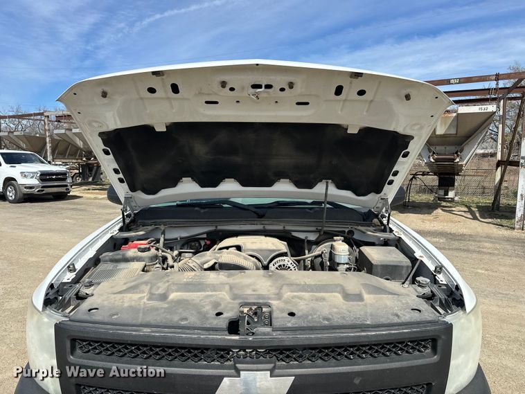 image for item DV0854 2011 Chevrolet Silverado 1500 Ext. Cab pickup truck