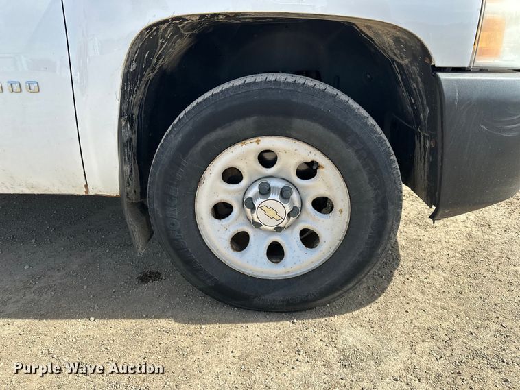 image for item DV0854 2011 Chevrolet Silverado 1500 Ext. Cab pickup truck