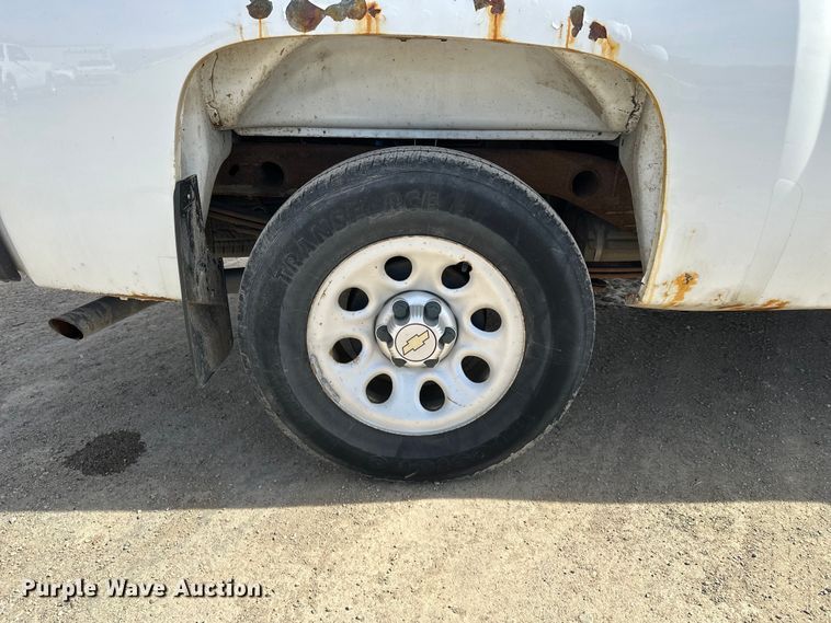 image for item DV0854 2011 Chevrolet Silverado 1500 Ext. Cab pickup truck