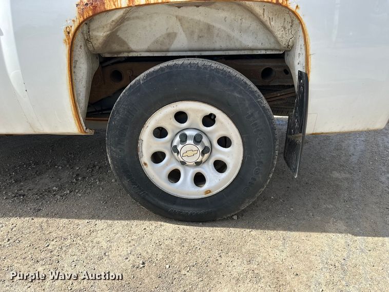 image for item DV0854 2011 Chevrolet Silverado 1500 Ext. Cab pickup truck