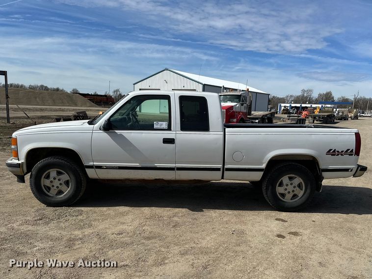 image for item DV0855 1997 Chevrolet K1500 Ext. Cab pickup truck