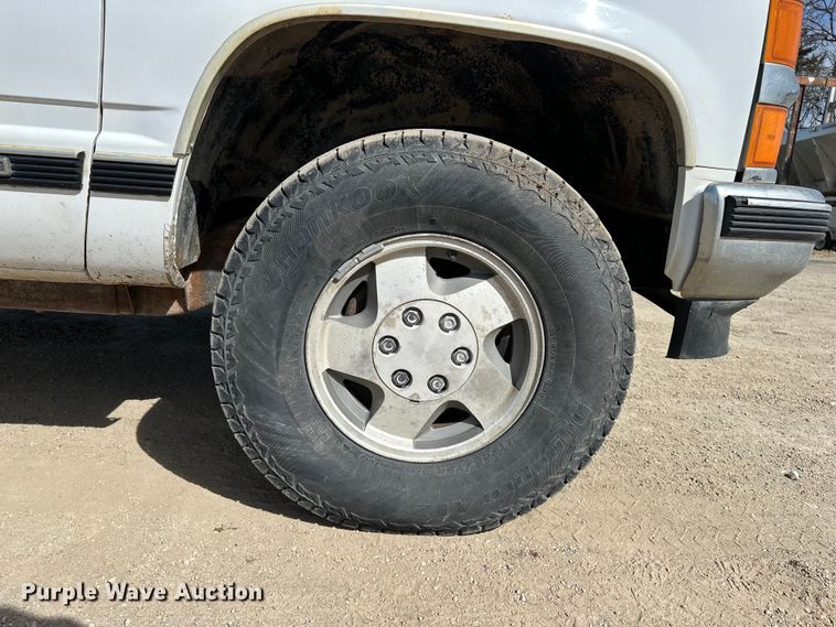 image for item DV0855 1997 Chevrolet K1500 Ext. Cab pickup truck