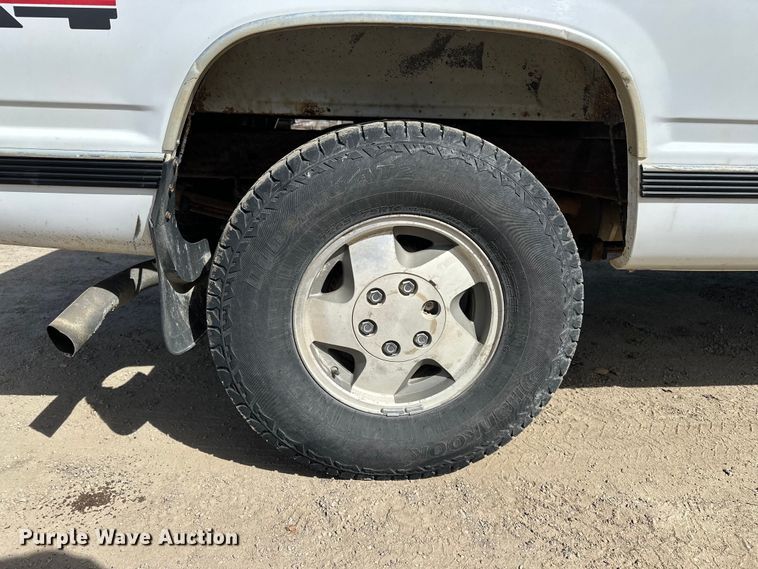 image for item DV0855 1997 Chevrolet K1500 Ext. Cab pickup truck