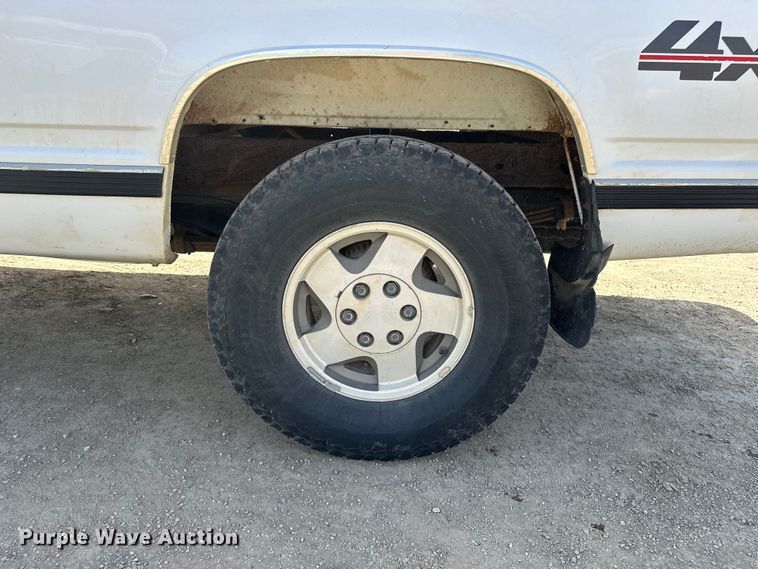 image for item DV0855 1997 Chevrolet K1500 Ext. Cab pickup truck