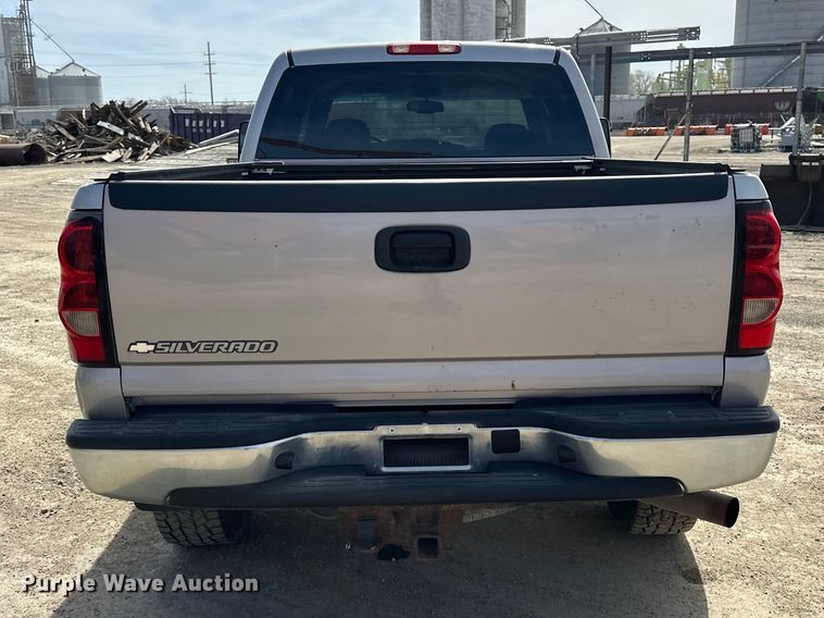 image for item DV0858 2006 Chevrolet Silverado Crew Cab pickup truck