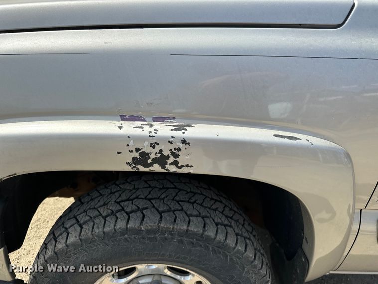 image for item DV0858 2006 Chevrolet Silverado Crew Cab pickup truck