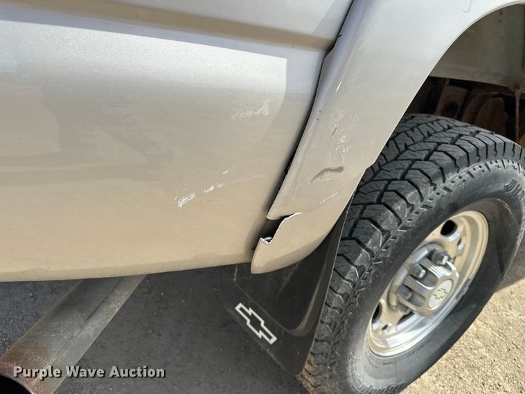 image for item DV0858 2006 Chevrolet Silverado Crew Cab pickup truck