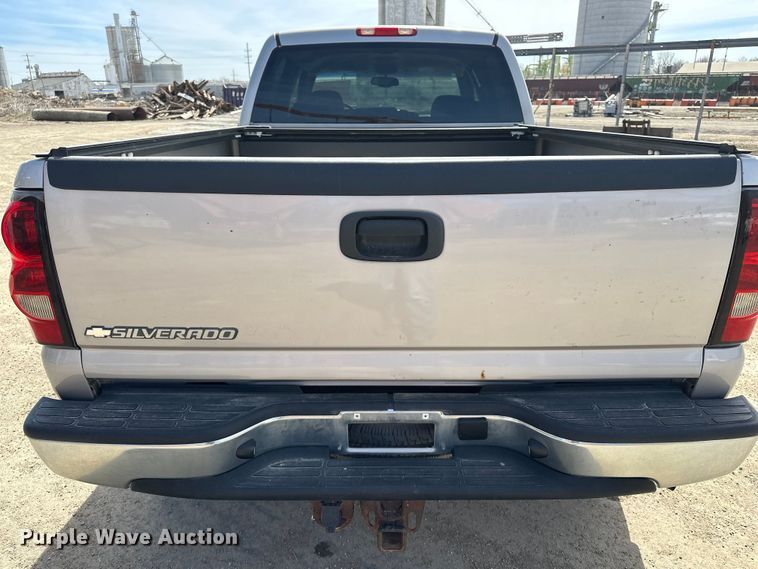 image for item DV0858 2006 Chevrolet Silverado Crew Cab pickup truck