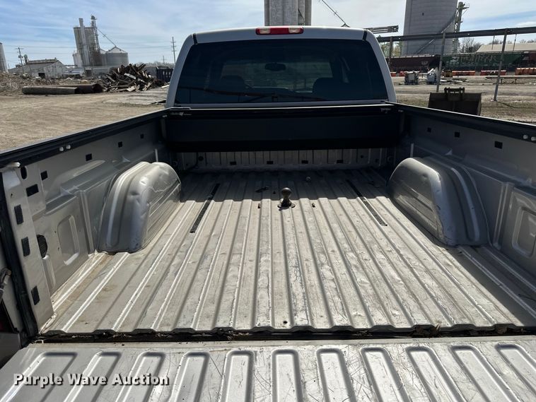 image for item DV0858 2006 Chevrolet Silverado Crew Cab pickup truck