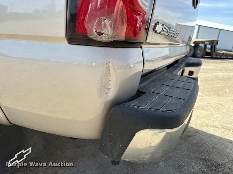 image for item DV0858 2006 Chevrolet Silverado Crew Cab pickup truck