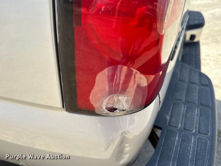 image for item DV0858 2006 Chevrolet Silverado Crew Cab pickup truck