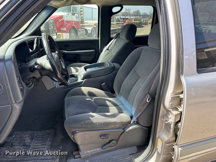 image for item DV0858 2006 Chevrolet Silverado Crew Cab pickup truck