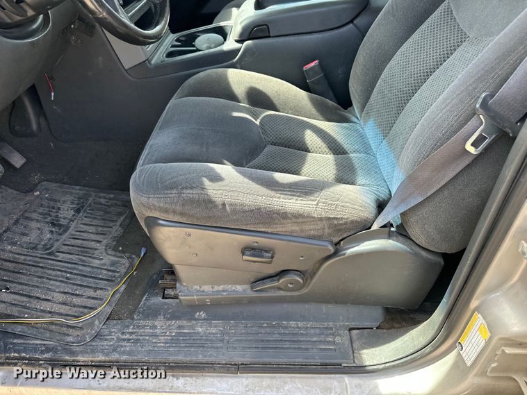 image for item DV0858 2006 Chevrolet Silverado Crew Cab pickup truck