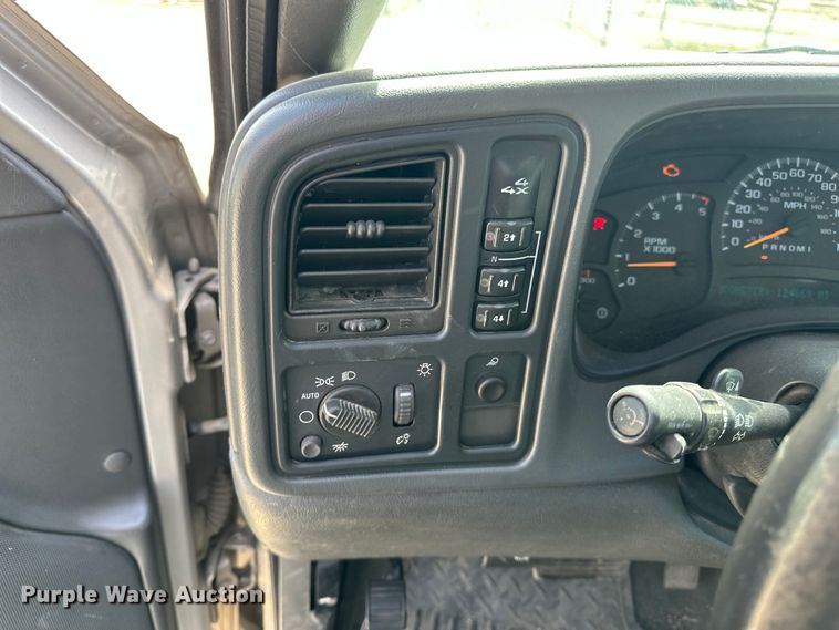 image for item DV0858 2006 Chevrolet Silverado Crew Cab pickup truck