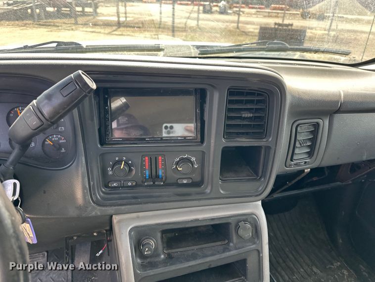 image for item DV0858 2006 Chevrolet Silverado Crew Cab pickup truck