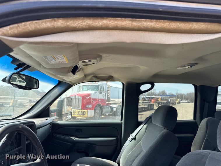 image for item DV0858 2006 Chevrolet Silverado Crew Cab pickup truck