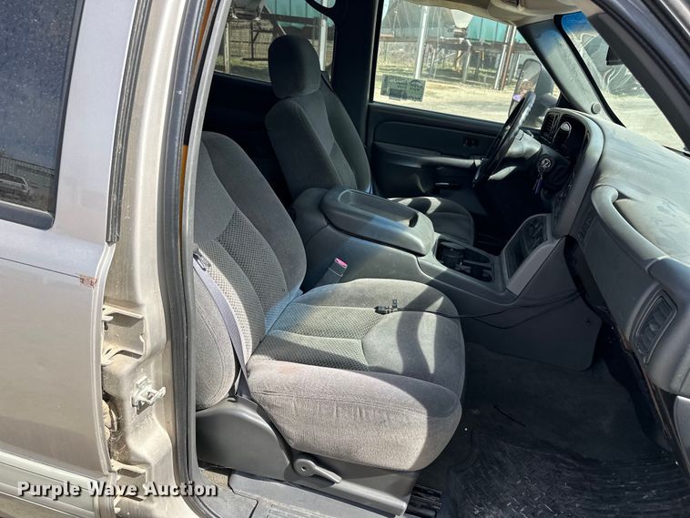 image for item DV0858 2006 Chevrolet Silverado Crew Cab pickup truck