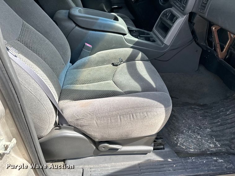 image for item DV0858 2006 Chevrolet Silverado Crew Cab pickup truck