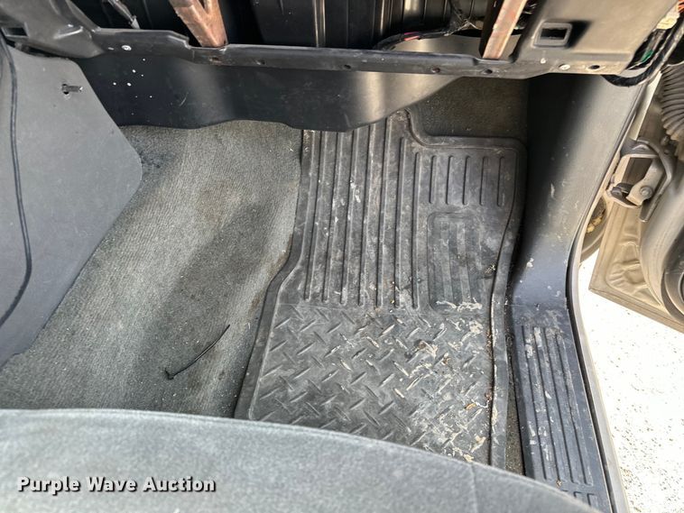 image for item DV0858 2006 Chevrolet Silverado Crew Cab pickup truck